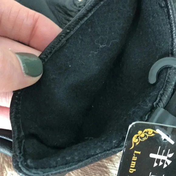 Black Lamb Leather Gloves - Picture 4 of 4